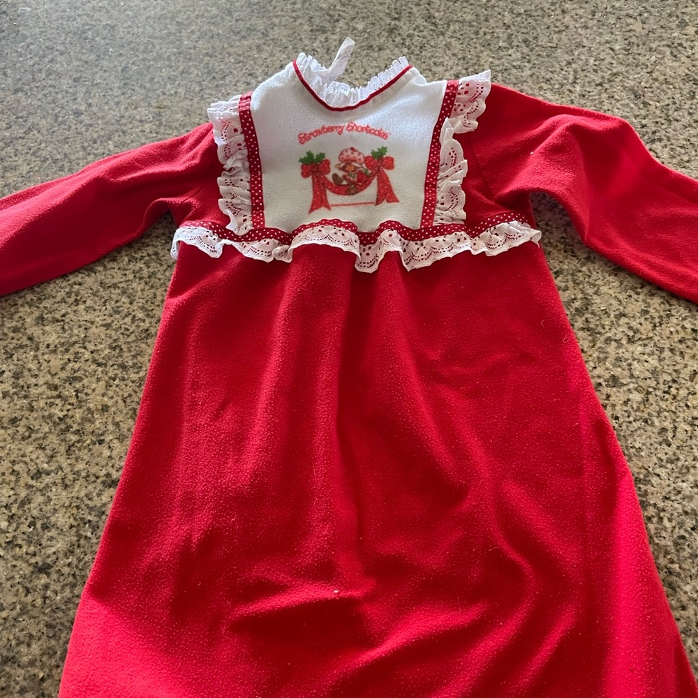 Girls size 5/6 Vintage Strawberry Shortcake pajamas